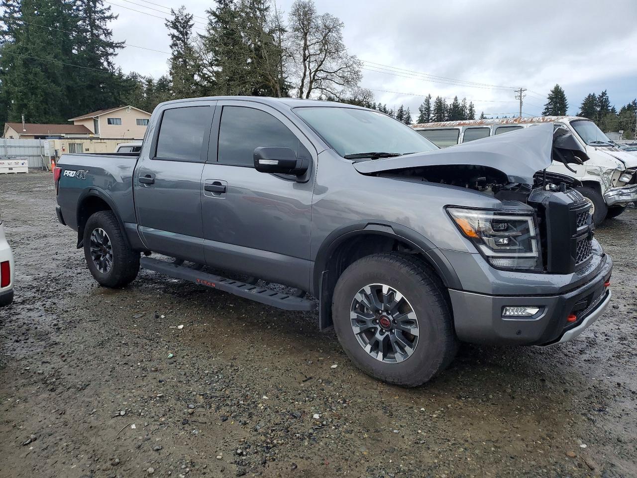2024 Nissan Titan SV