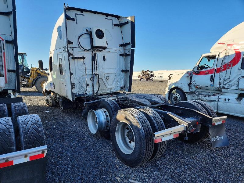 2020 Freigliner 2020 Freightliner Cascadia 126 Semi Truck