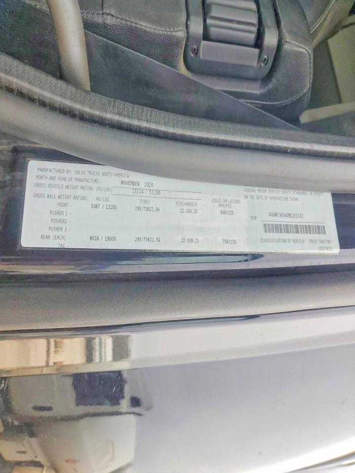 2021 Volv O VNL Semi Truck