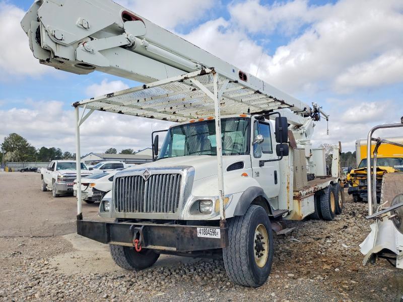 2005 International 2005 Intl 7400 6X4-Bucket Truck