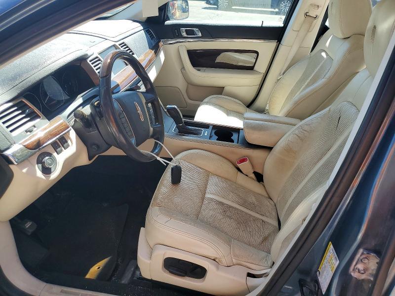 2010 Lincoln Townhouse MKS