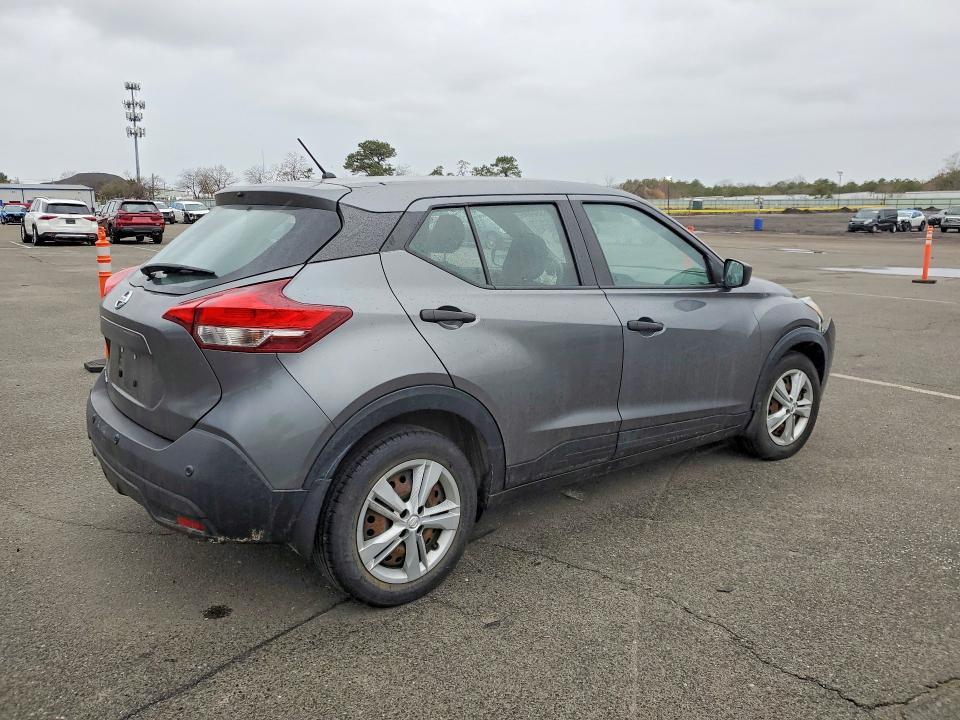 2020 Nissan Kicks s