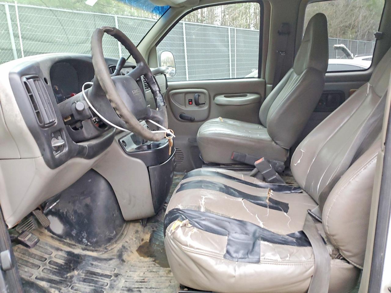 2001 GMC Savana G3500