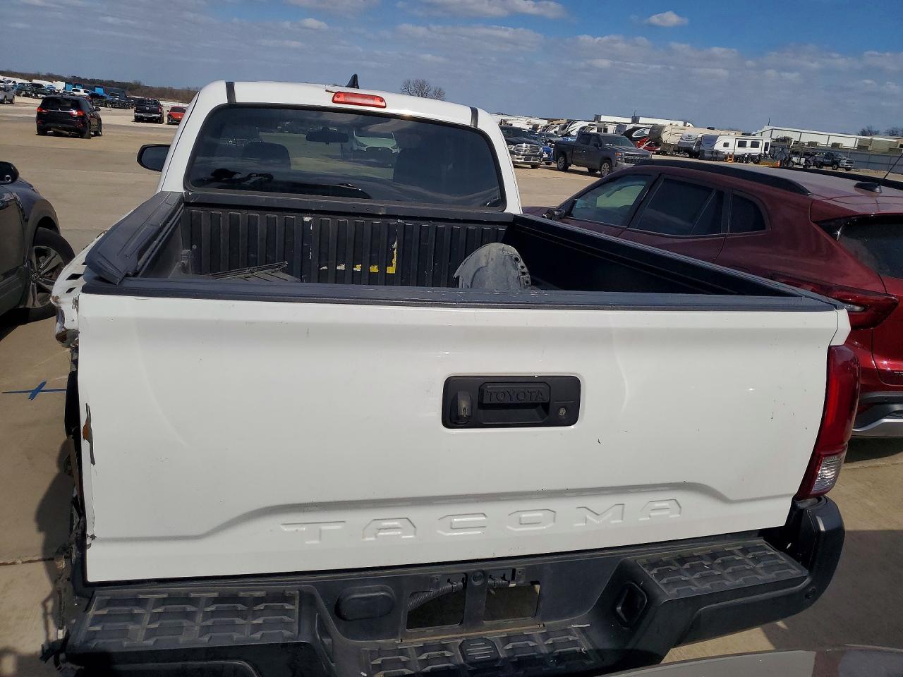 2016 Toyota Tacoma SR