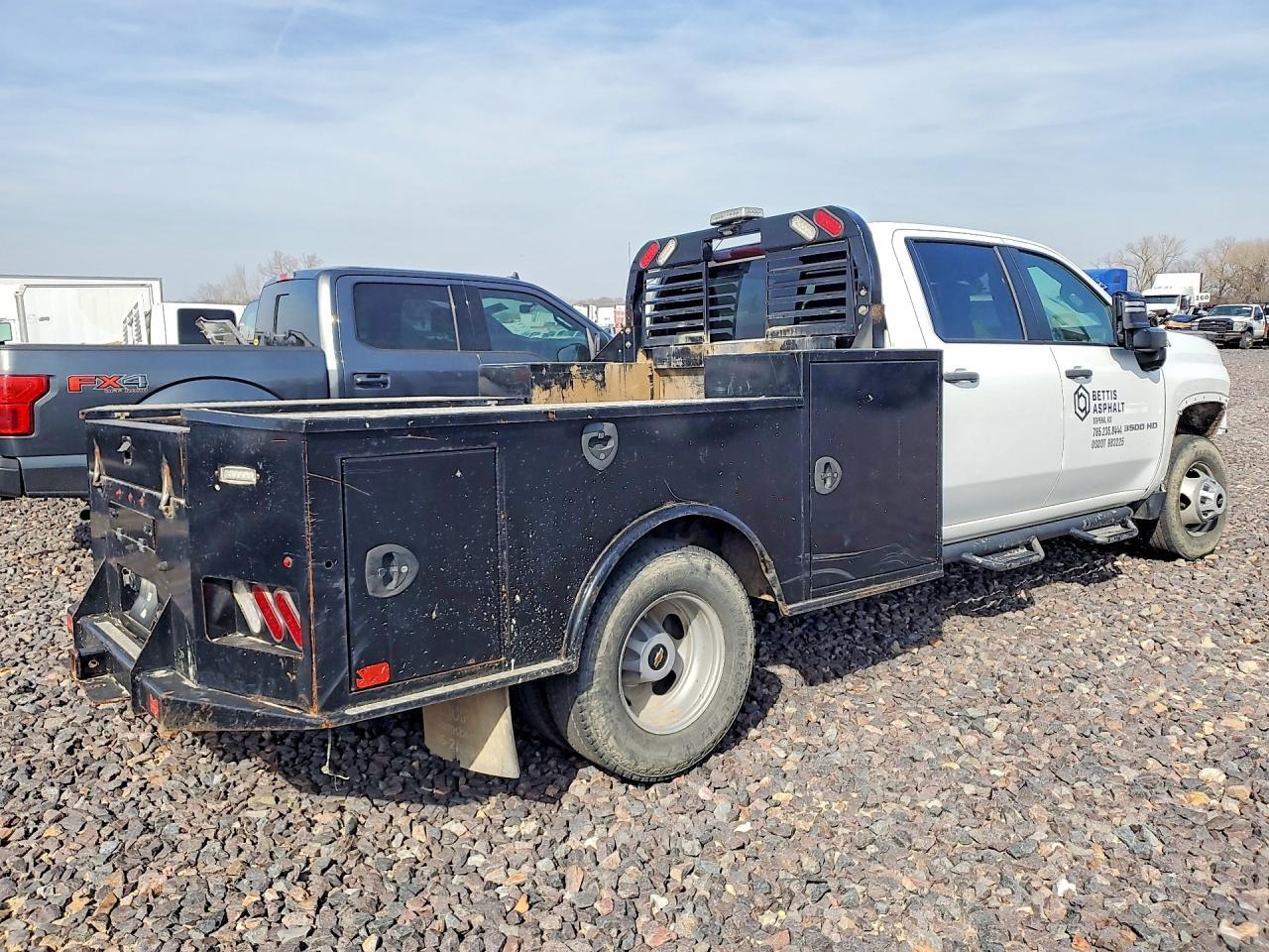 2023 Chev Rolet Silverado HD Flatbed Truck