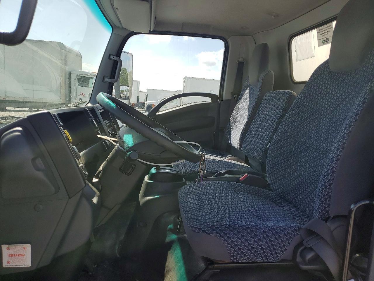 2024 Isuzu NRR BOX Truck