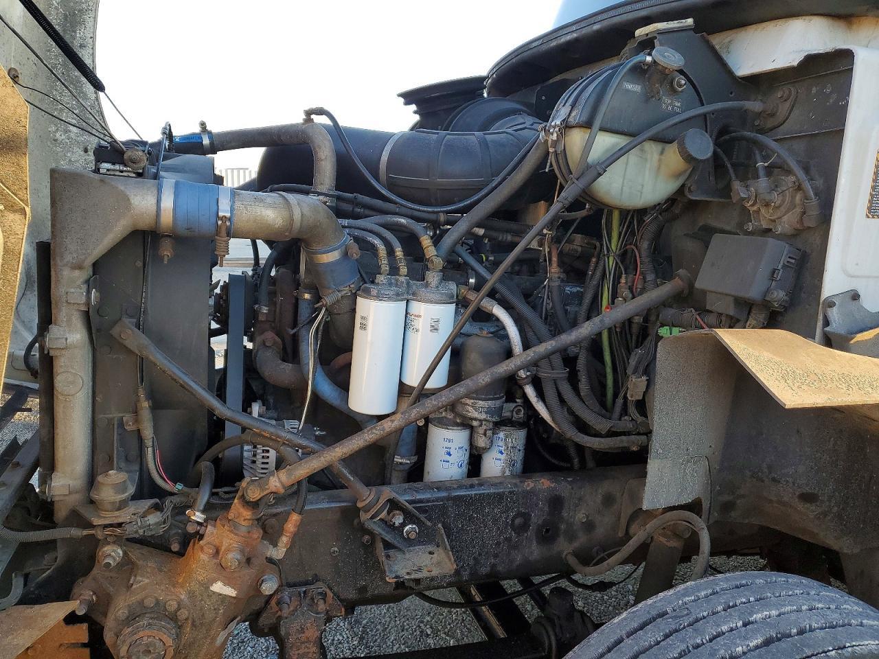 2001 Mack 600 CX600