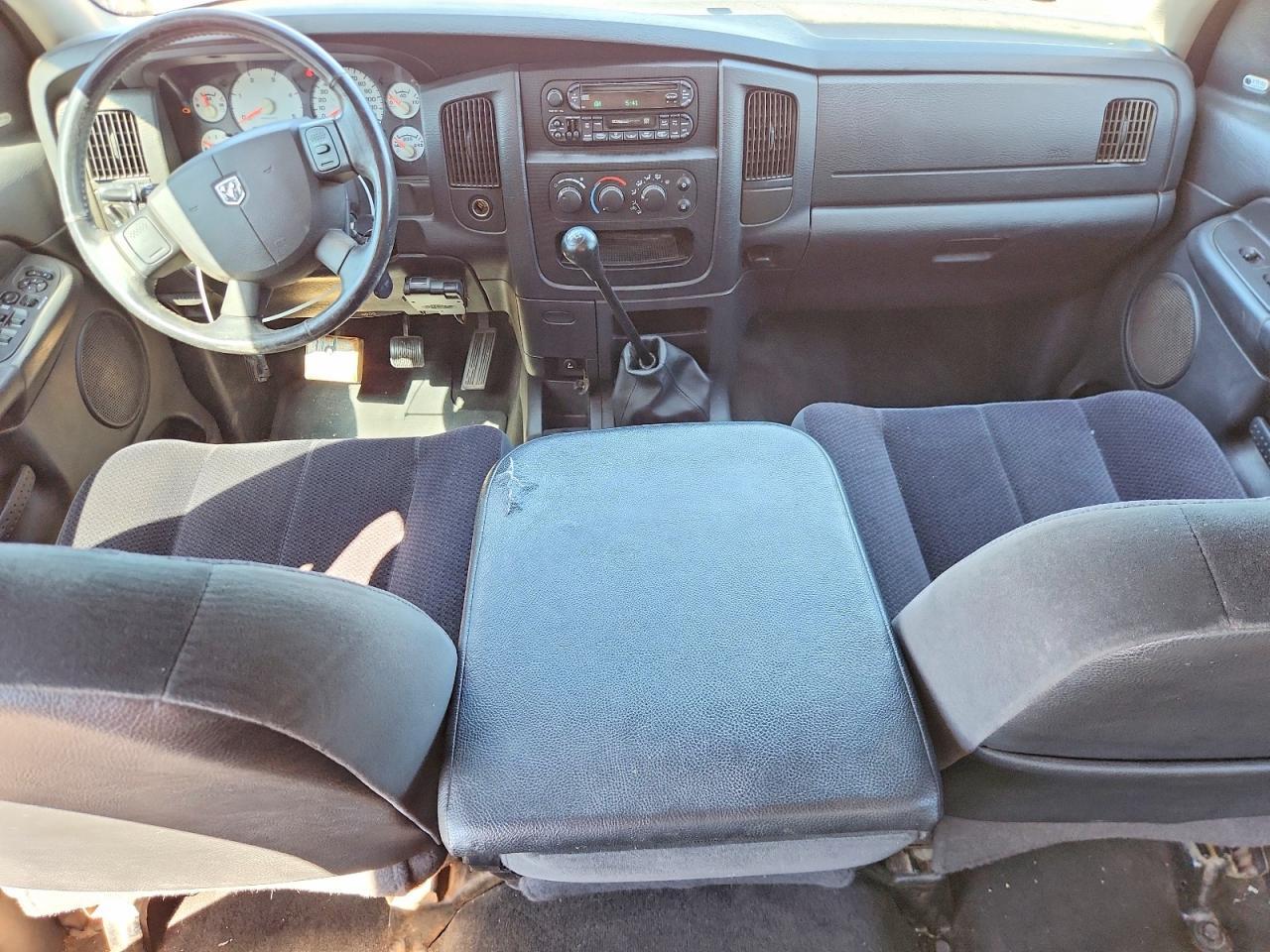 2005 Dodge RAM 2500 ST