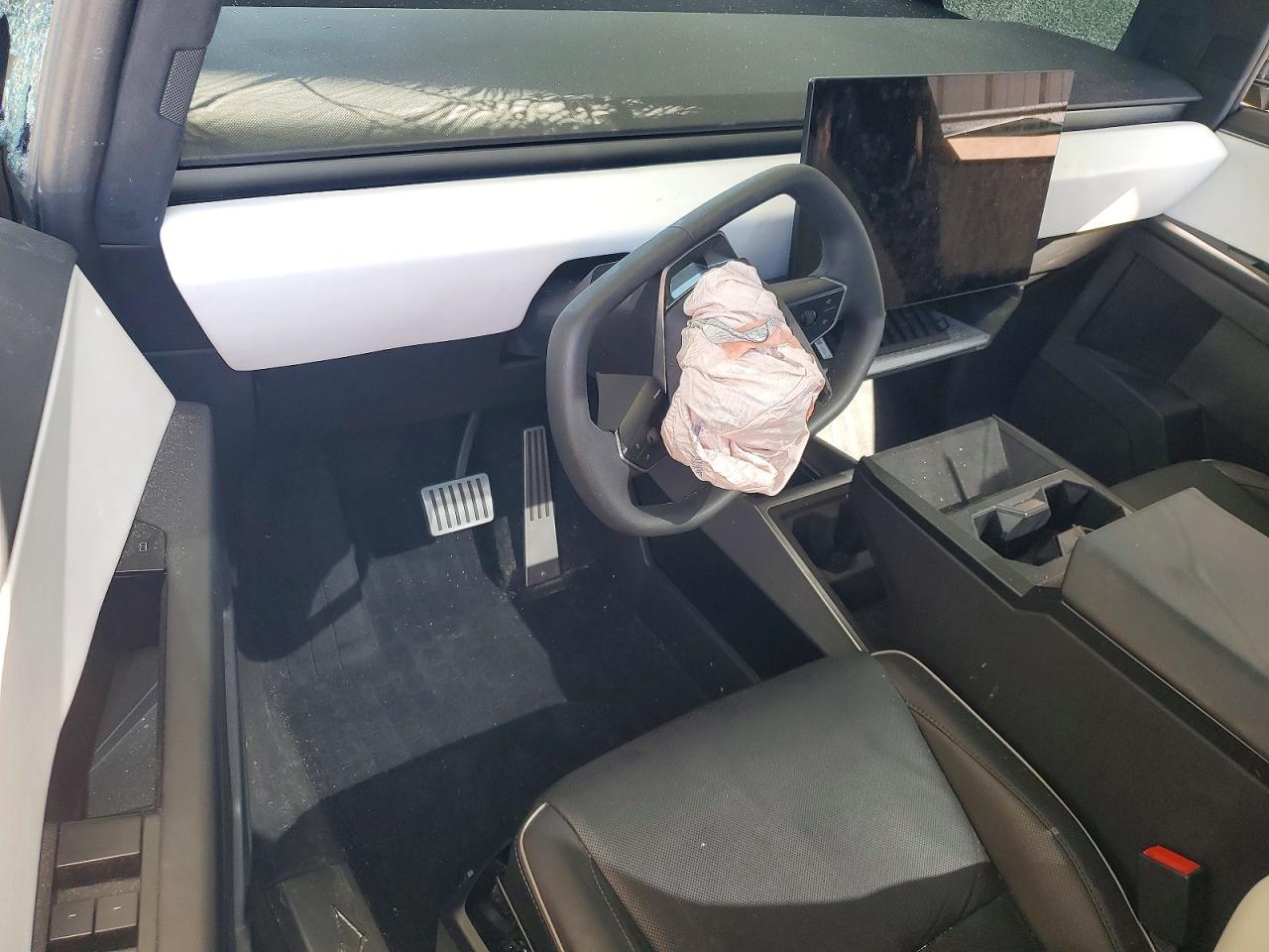 2024 Tesla Cybertruck