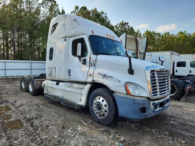 2013 Freightliner Cascadia 125