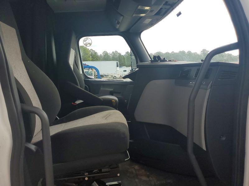2019 Freightliner Cascadia 126 Semi Truck