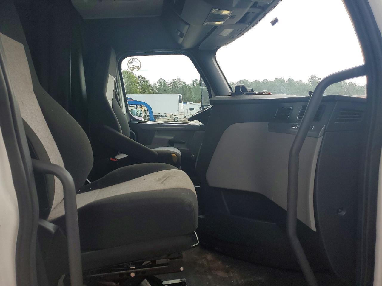 2019 Freightliner Cascadia 126 Semi Truck