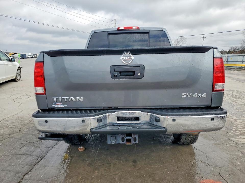2014 Nissan Titan SV