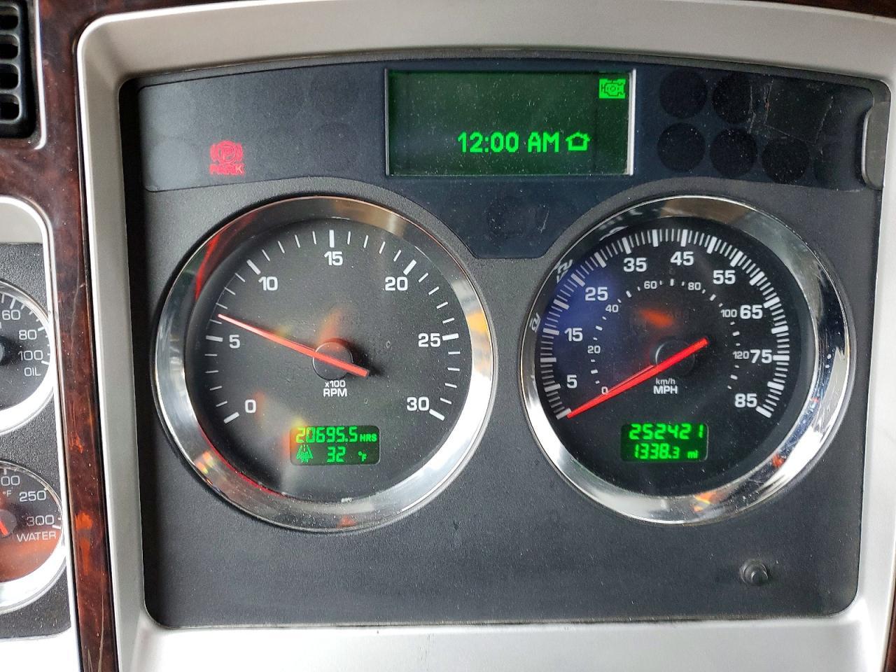 2015 Kenworth Constructi-Semi Truck