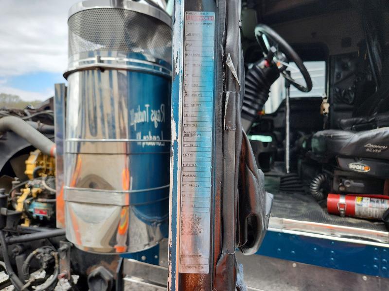2004 Kenworth Construction W900