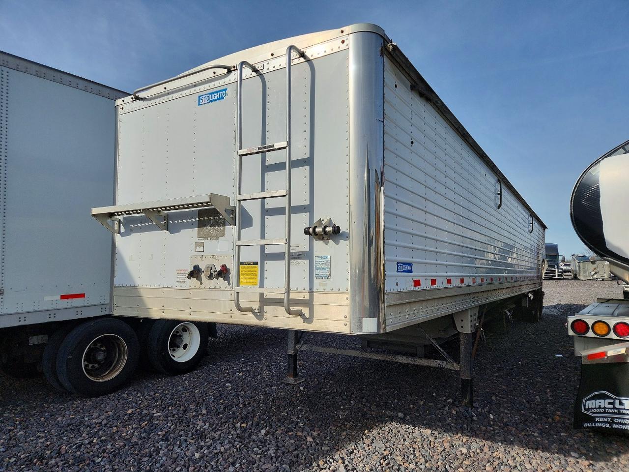 2013 Stroughton Ahvcw-422T-AR-A Grain Trailer