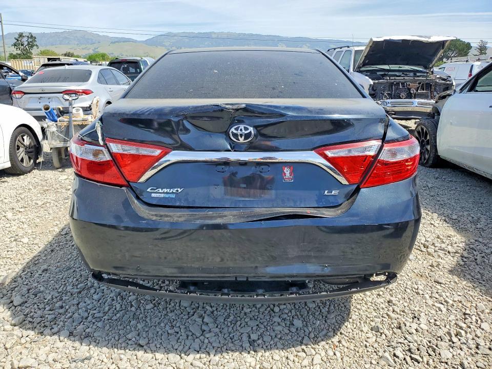 2015 Toyota Camry le