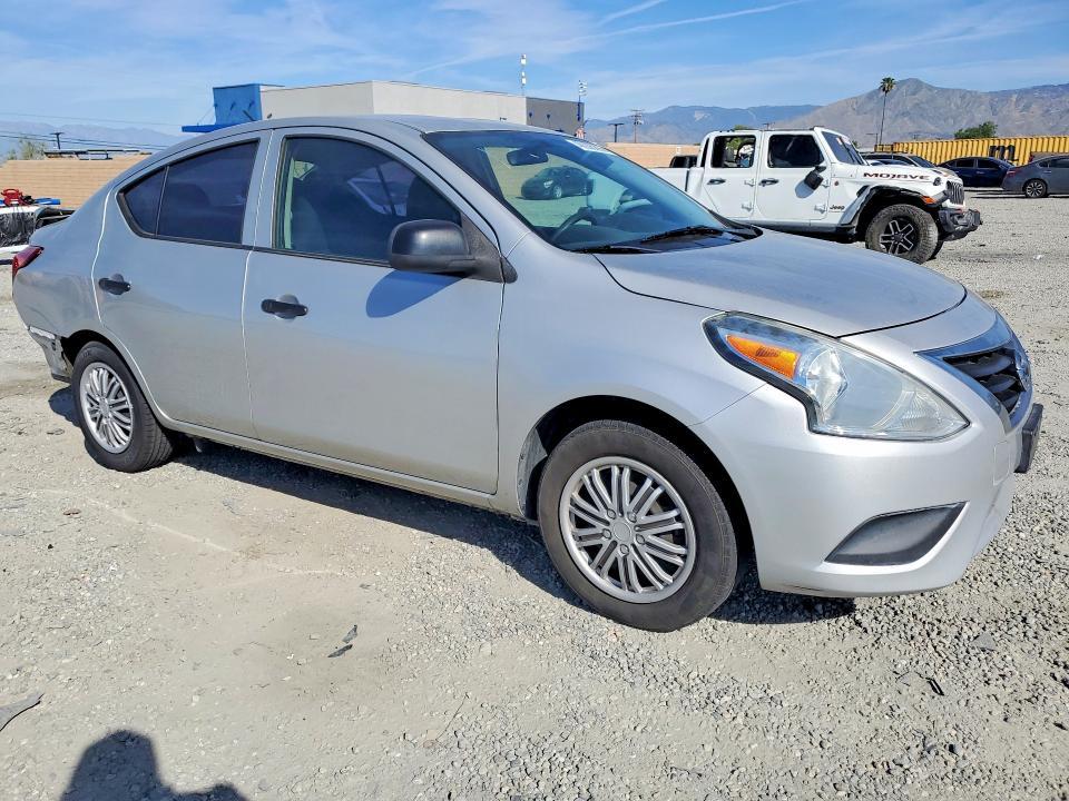 2015 Nissan Versa 1.6 s Plus