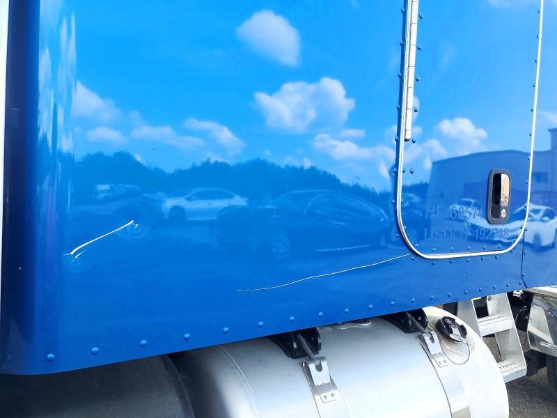 2019 Peterbilt 579 Semi Truck