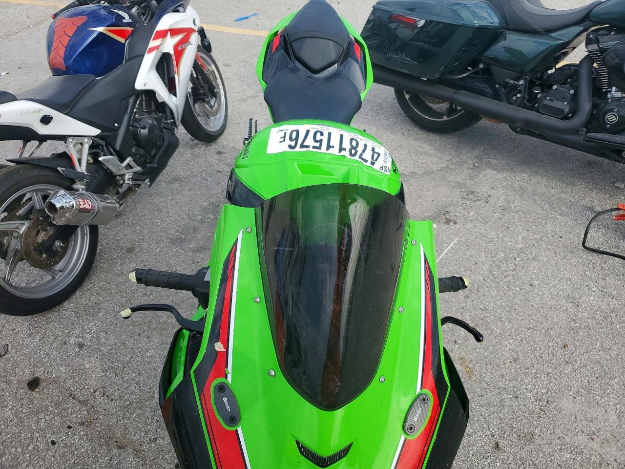2024 Kawasaki ZX1002 L