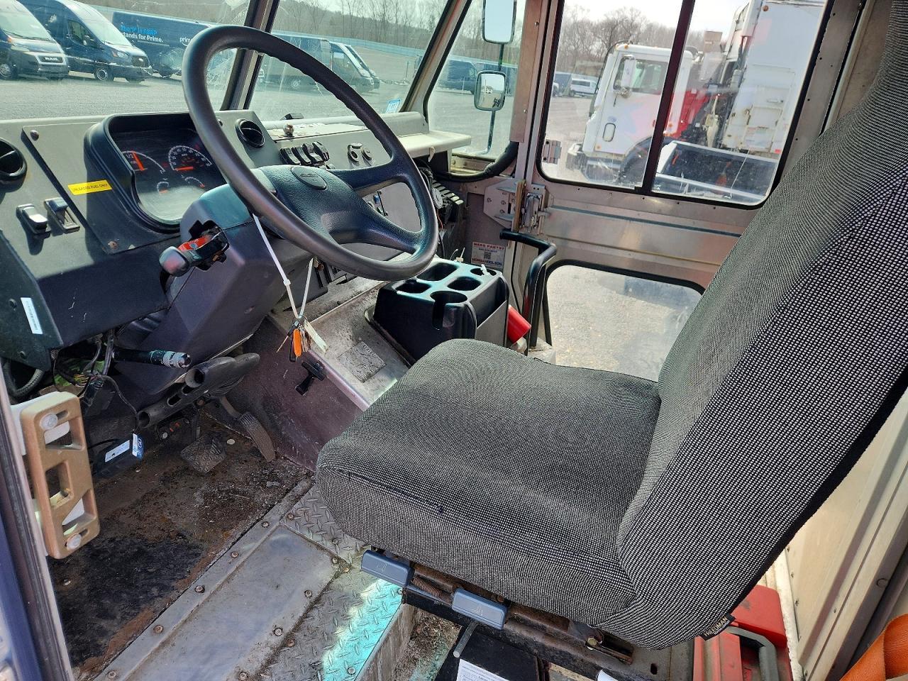 2020 Freightliner MT45G Chassis Delivery Truck