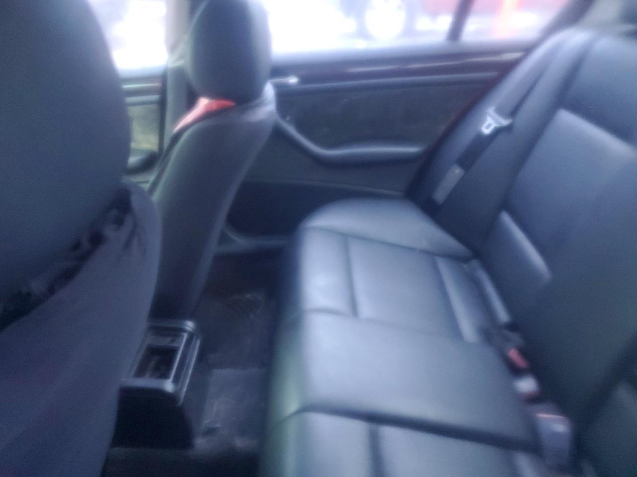 2002 BMW 325 i
