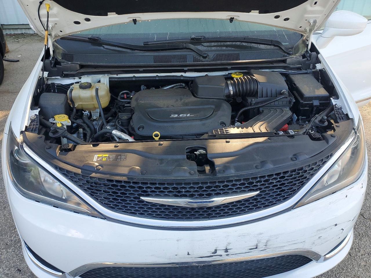 2017 Chrysler Pacifica Touring l