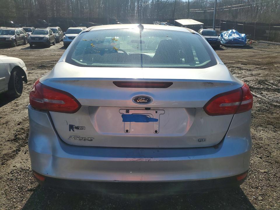 2016 Ford Focus se