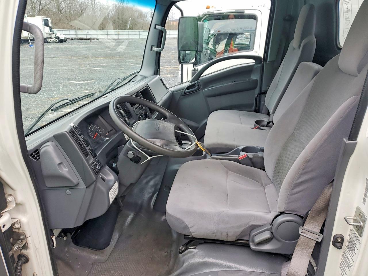 2020 Isuzu NPR HD BOX Truck