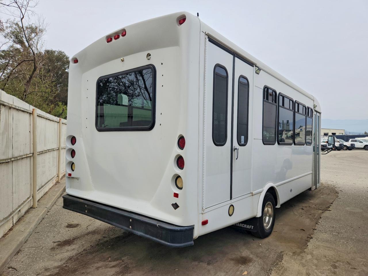 2013 Ford E450 Shuttle Bus