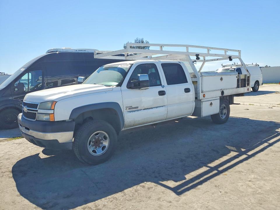2006 Chevrolet Silverado Flatbed Truck