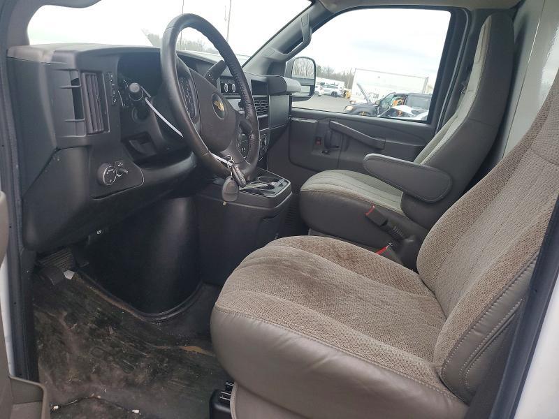 2022 Chevrolet Express box Truck