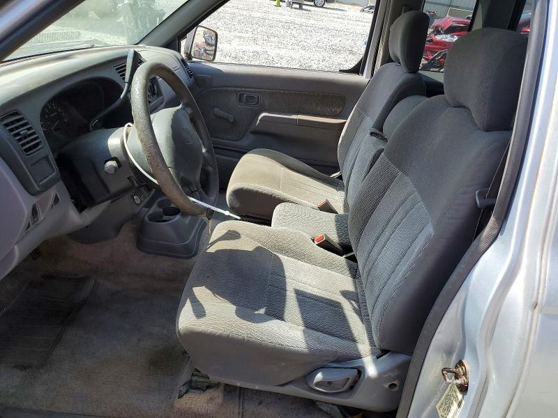 2000 Nissan Frontier XE