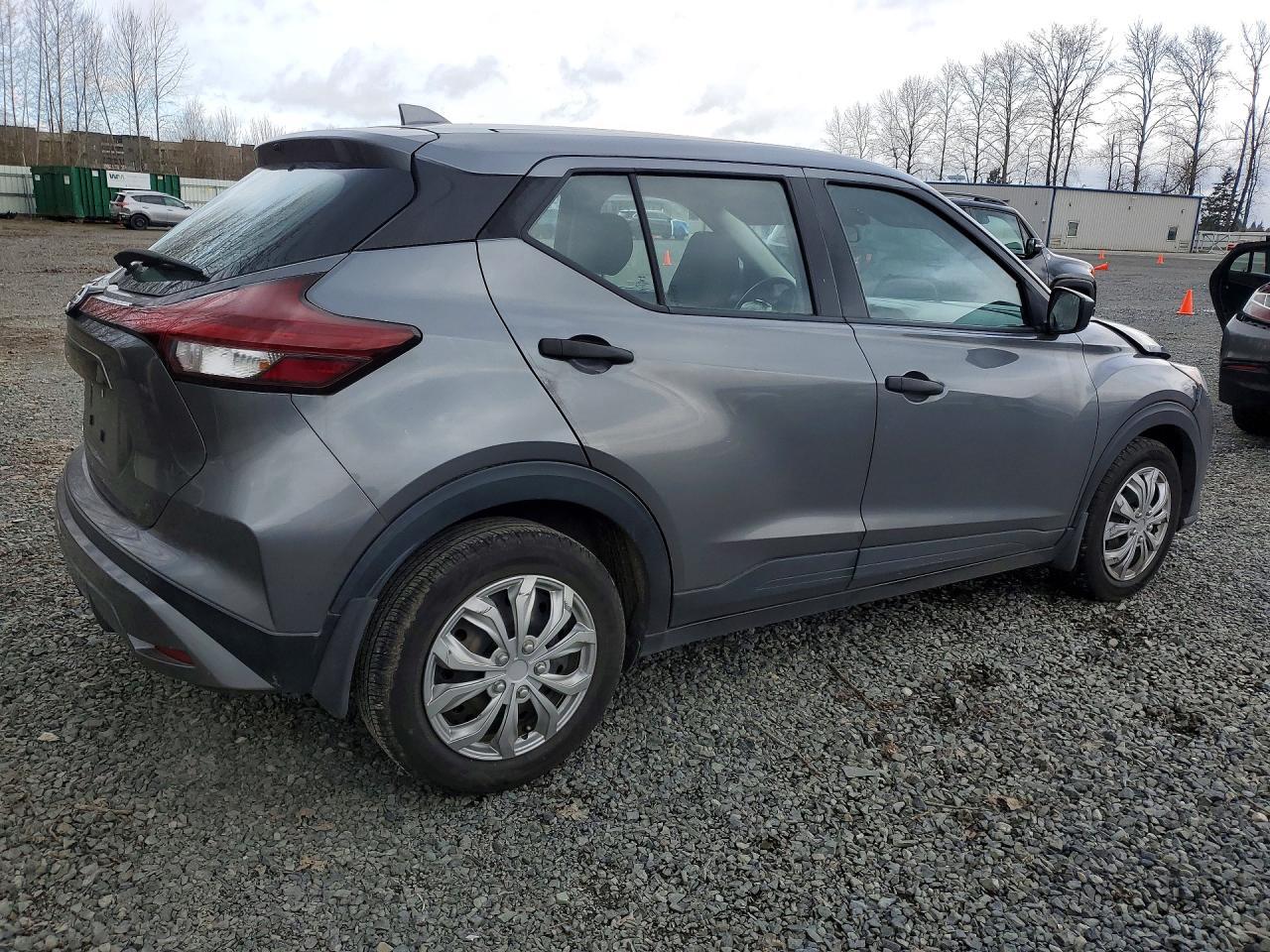 2021 Nissan Kicks s