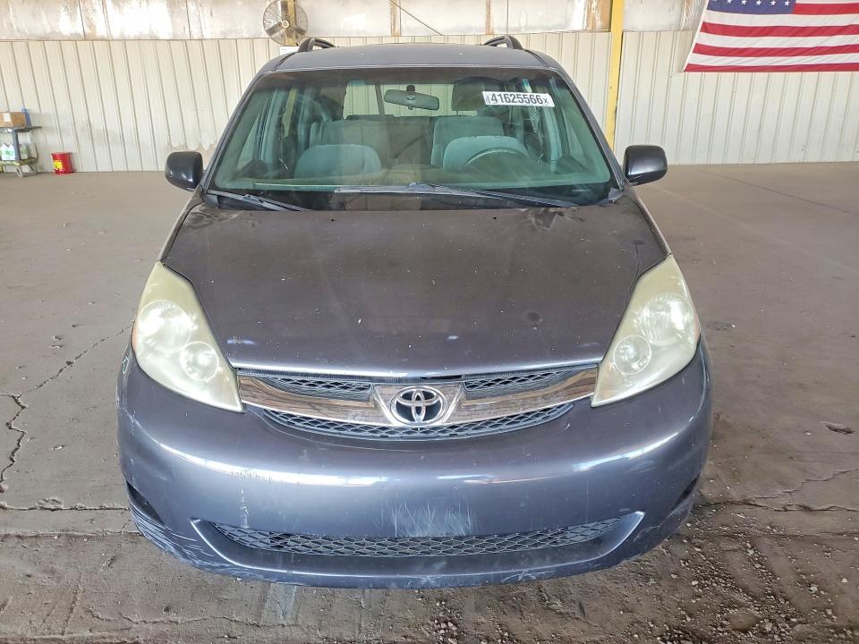 2010 Toyota Sienna ce 7-passenger