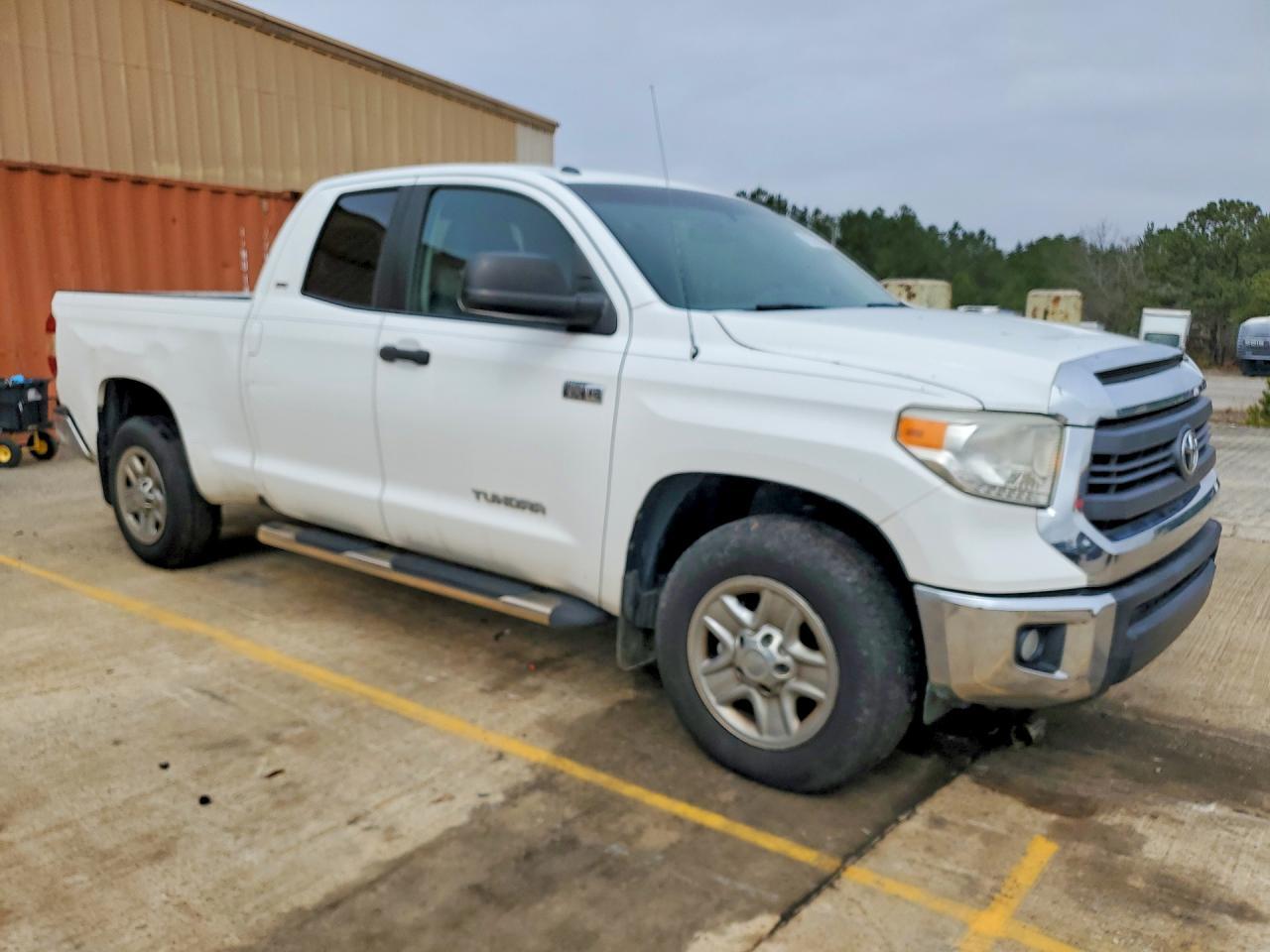 2014 Toyota Tundra SR5