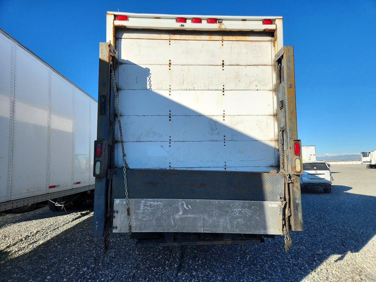 2003 International MA025 BOX Truck