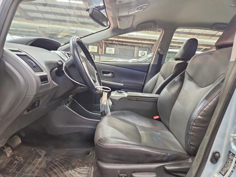 2013 Toyota Prius v Five