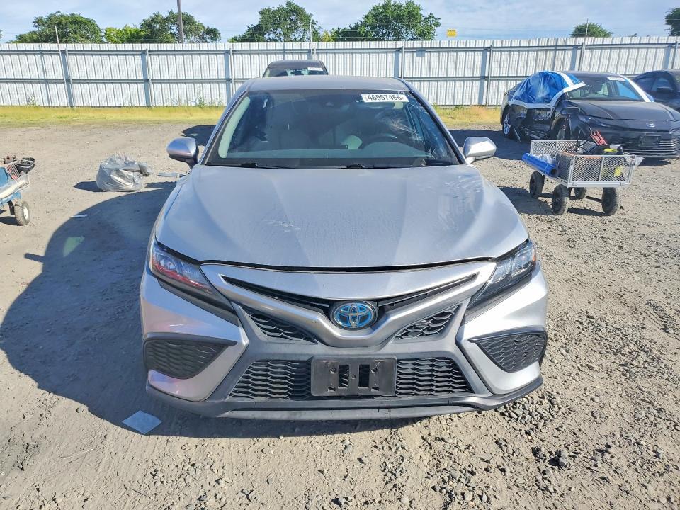 2021 Toyota Camry Hybrid se