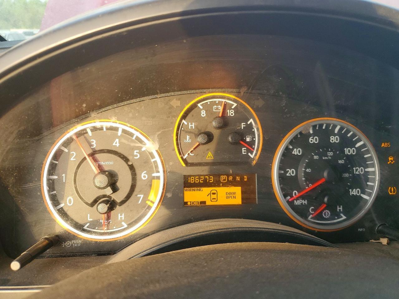 2012 Nissan Titan SV