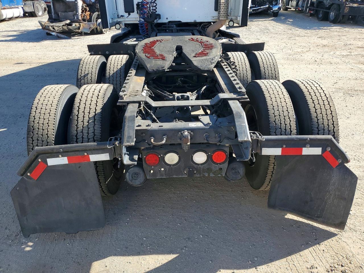 2017 Kenworth Constructi-Semi Truck