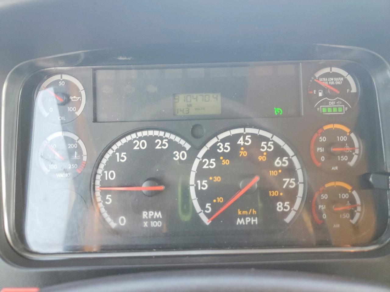 2013 Freightliner Business Class M2 BOX Truck