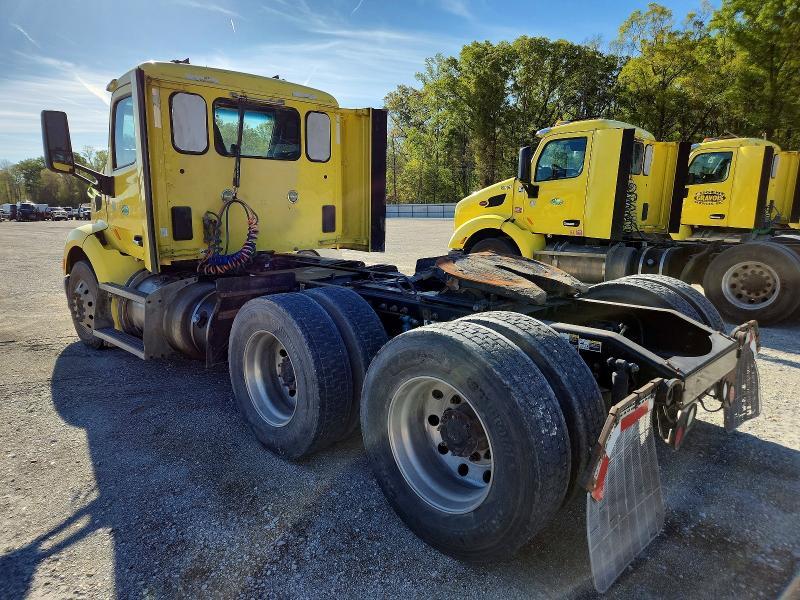 2017 Peterbilt 579 Semi Truck