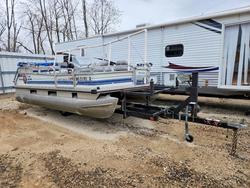 Salvage boats for sale at Milwaukee, WI auction: 1995 Sun Tracker Bass 18 Buggy