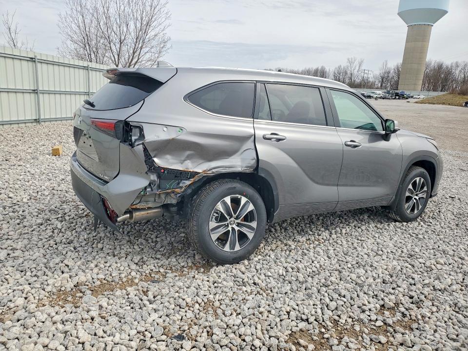 2026 Toyota Highlander xle