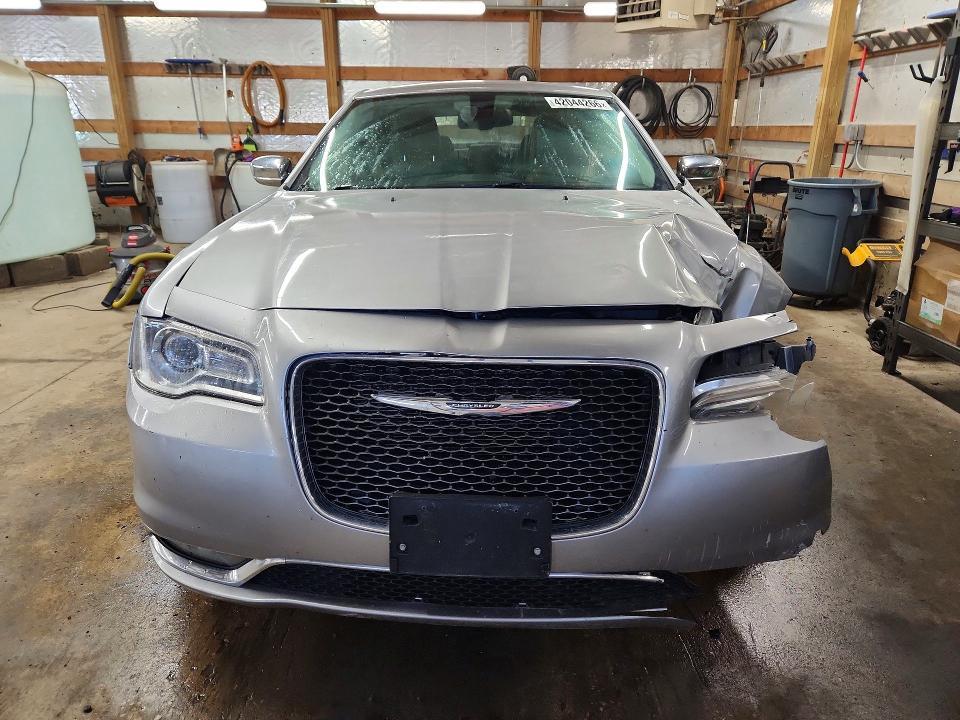 2016 Chrysler 300c