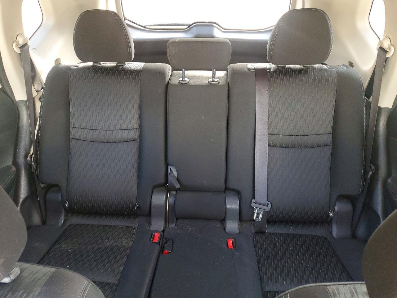2017 Nissan Rogue sv