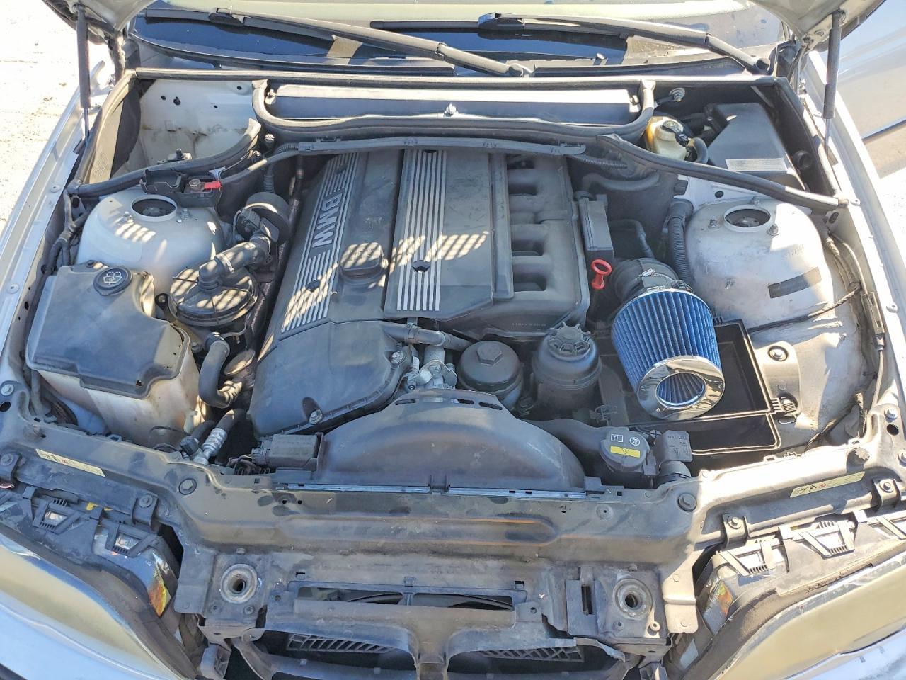 2003 BMW 325 i