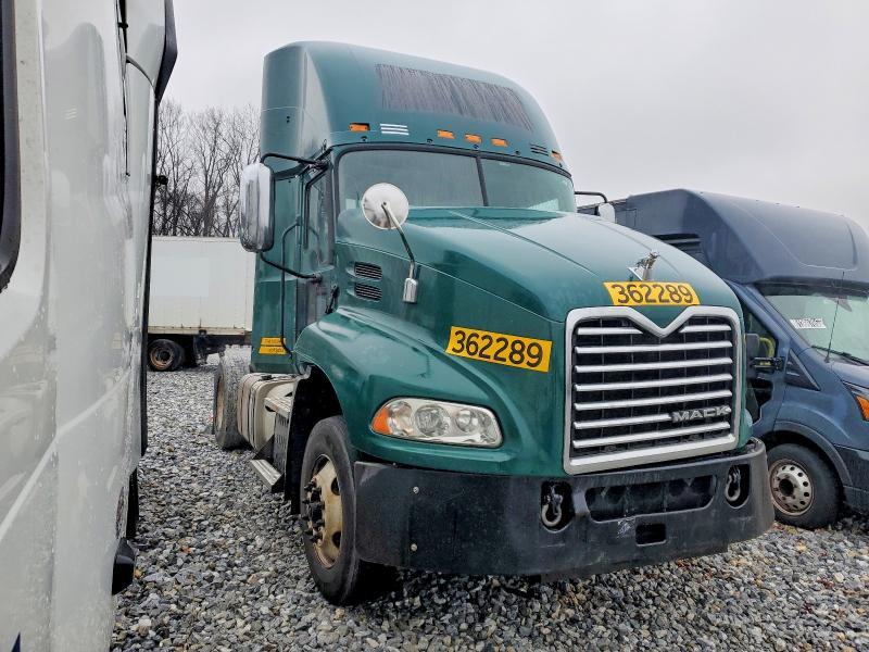 2017 Mack CX612 Semi Truck