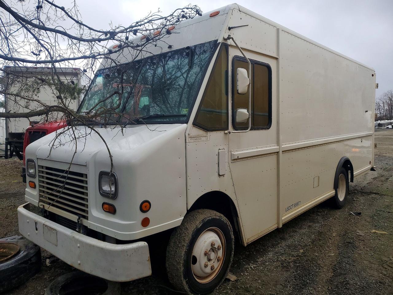 2004 Freightliner MT45G Chassis Delivery Truck